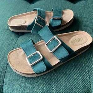 Velvet Aerie Sandals